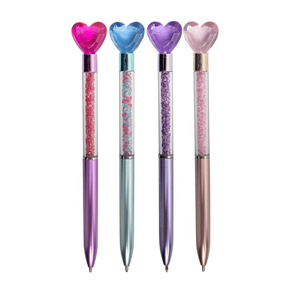Caneta Plástica CoraçãoMedidas, peso e tonalidades podem variar pois o mesmo modelo é produzido por diversos fabricantes.