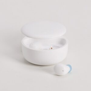 Fone de Ouvido Bluetooth com Case CarregadorMedidas, peso e tonalidades podem variar pois o mesmo modelo é produzido por diversos fabricantes.