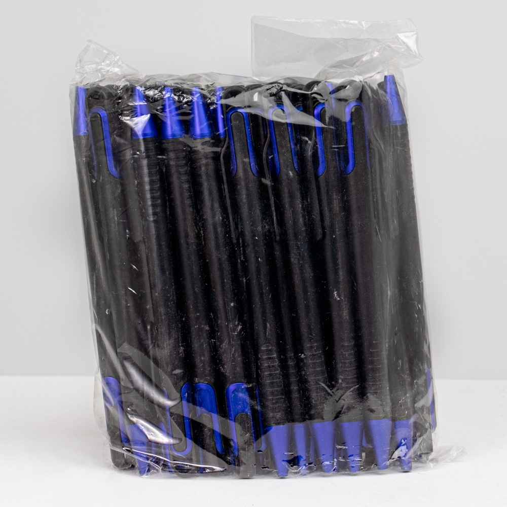 Pacote com Caneta PlásticaMedidas, peso e tonalidades podem variar pois o mesmo modelo é produzido por diversos fabricantes.